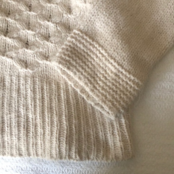 Cozy turtleneck sweater - Picture 4 of 5